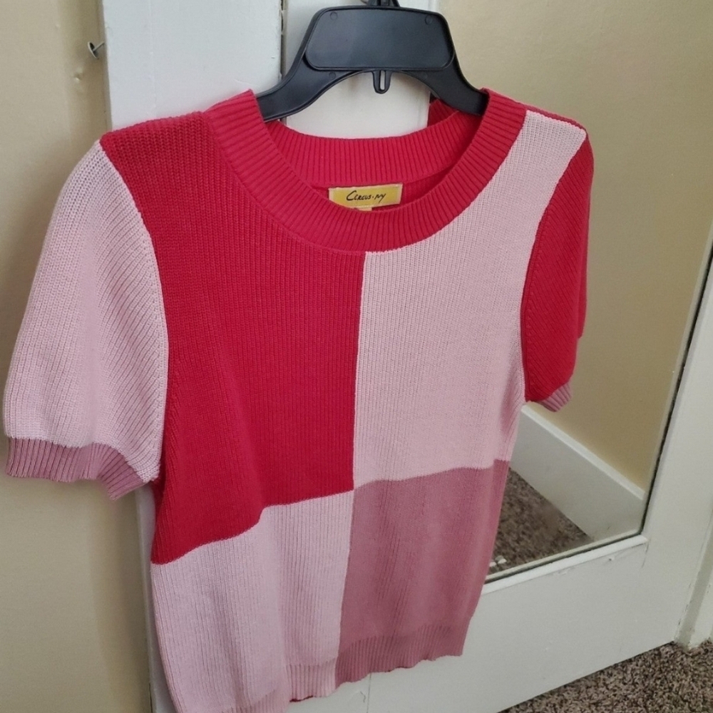 Women's Color Block Sweater - Red and Pink